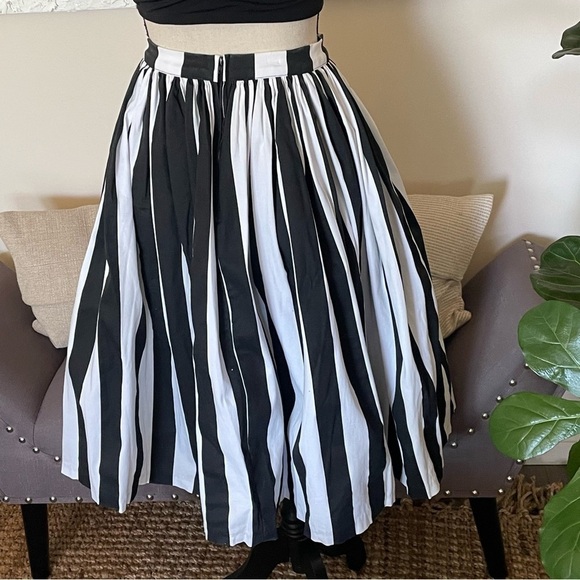 PINUP COUTURE Pleated Skirt Womens Retro Swing Black White Stripe Sz S - Picture 4 of 7
